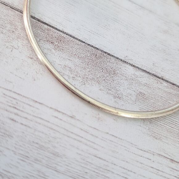 Vintage Bracelet 9" Gold Tone Bangle with Fluffy Multi Colored Ball Charm - Picture 6 of 10